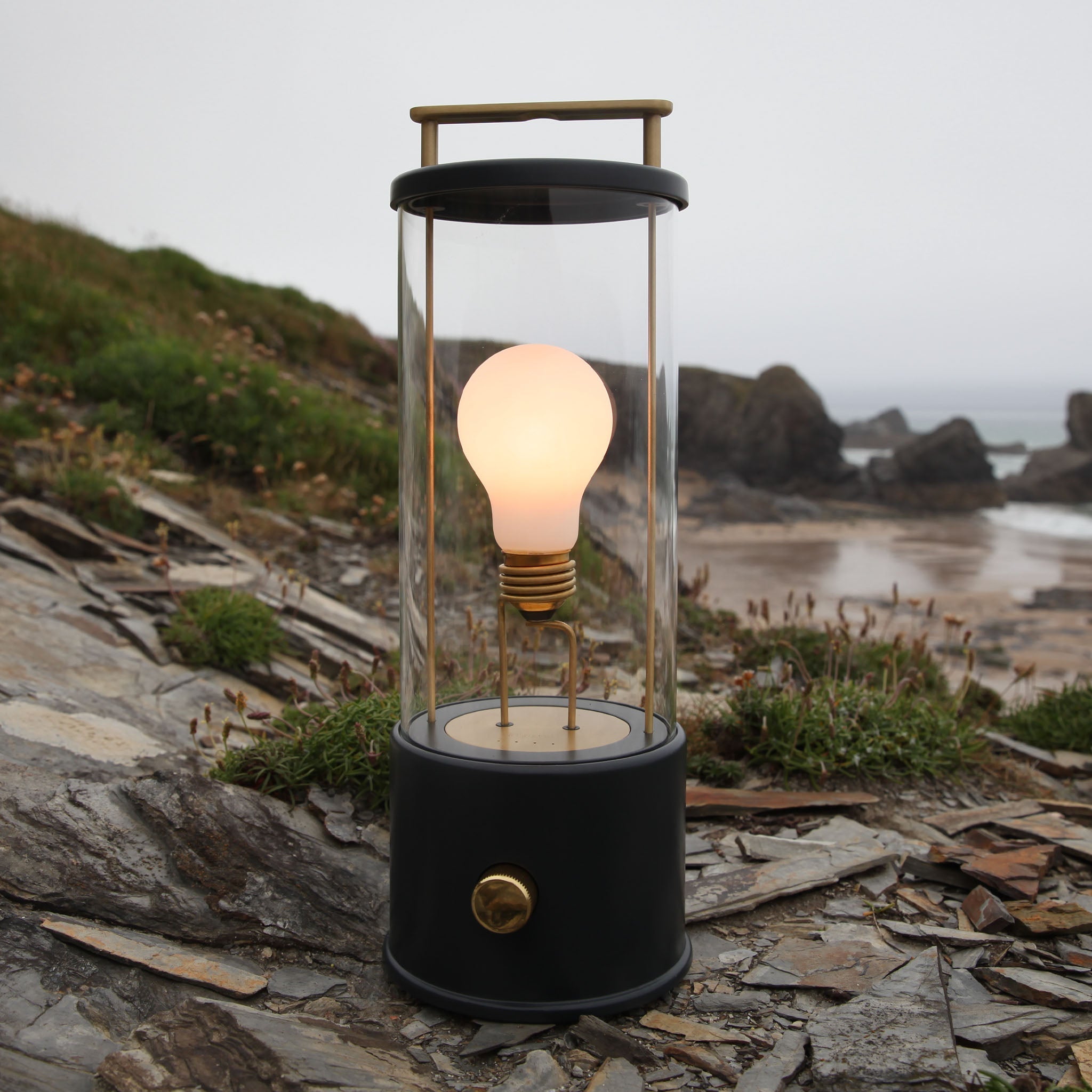 The Muse 1.0 Hackles Black - Rechargeable Lamp | Tala – Tala EU